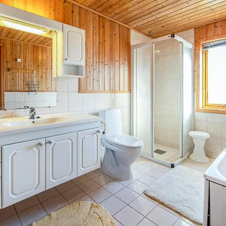 5 Bedroom Gorgeous In