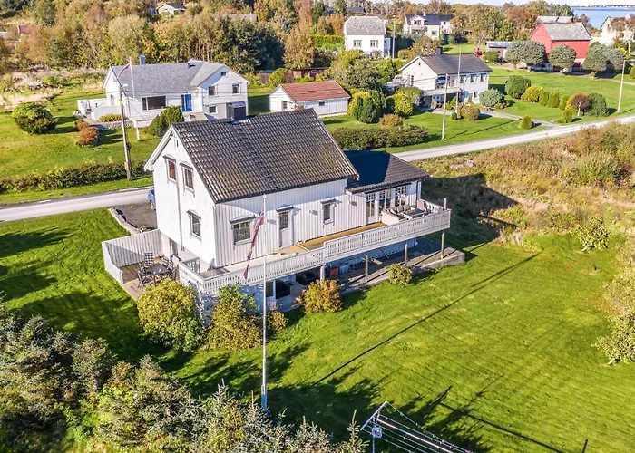 5 Bedroom Gorgeous In Prázdninový dům