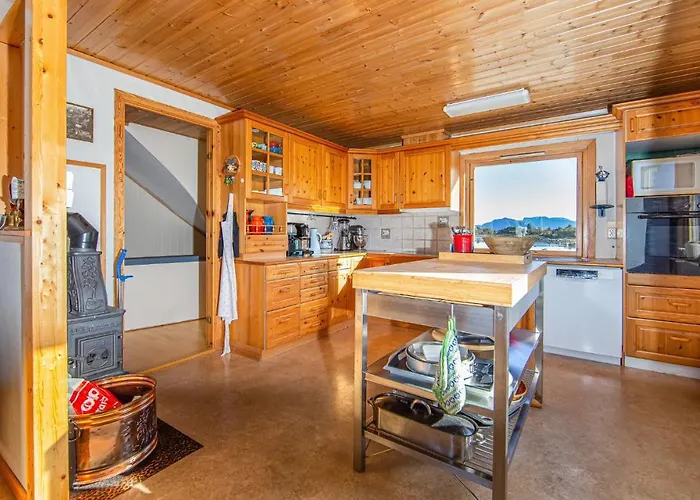 5 Bedroom Gorgeous In Nyaraló