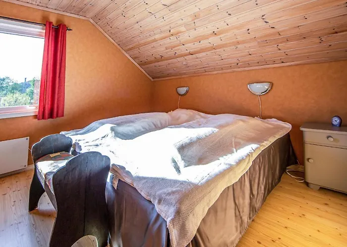 5 Bedroom Gorgeous In Prázdninový dům *