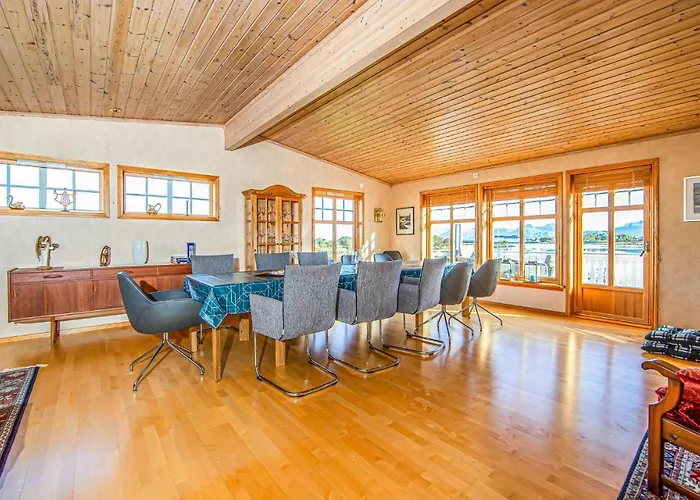 5 Bedroom Gorgeous In * Fjortoft