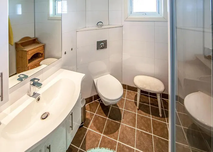 5 Bedroom Gorgeous In * Fjortoft