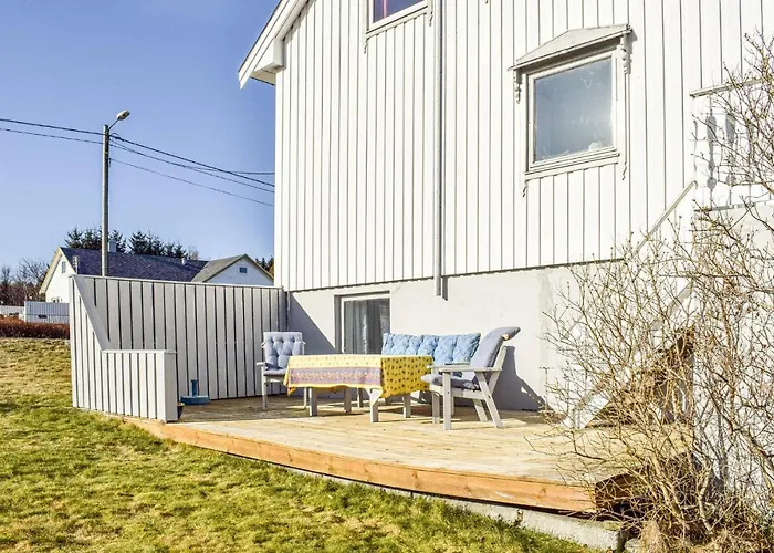 5 Bedroom Gorgeous In Hébergement de vacances *