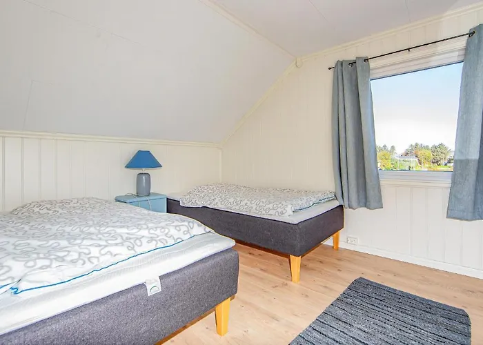 5 Bedroom Gorgeous In * Fjortoft
