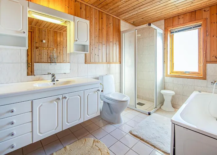 5 Bedroom Gorgeous In